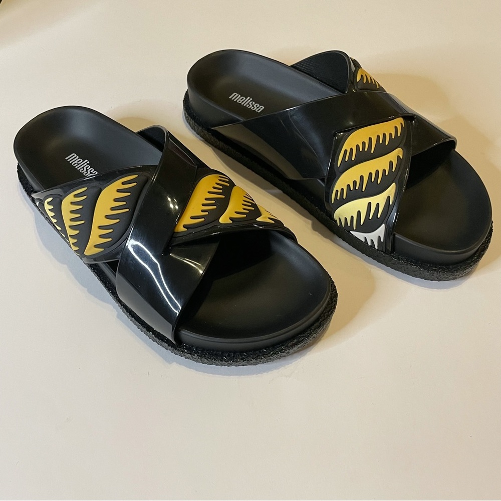 NWOT MELISSA + A LA GARÇONNE Energy Slides, Size 6